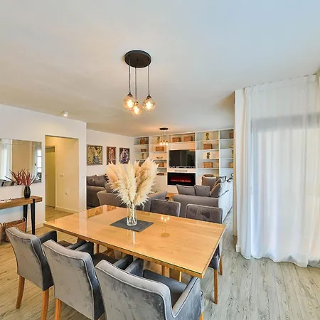빌라 Five Bedroom Villa Kaštela